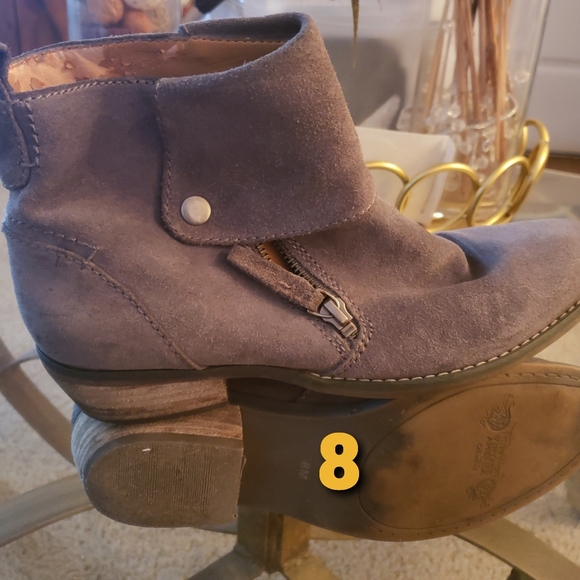 Boot - Picture 4 of 7